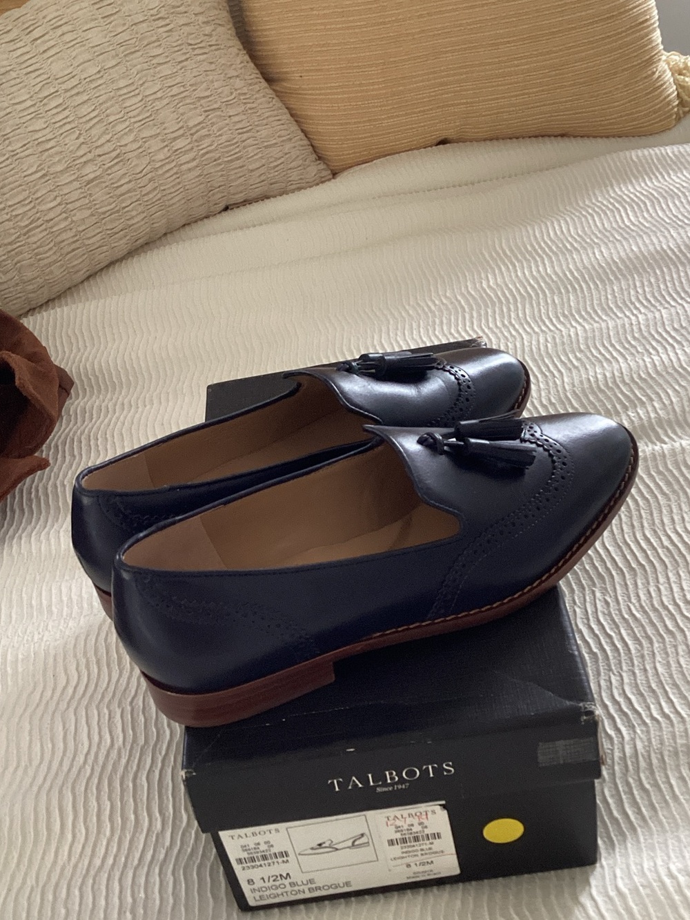 Talbots women  Navy Leather Tassel Loafers with Brown Sole